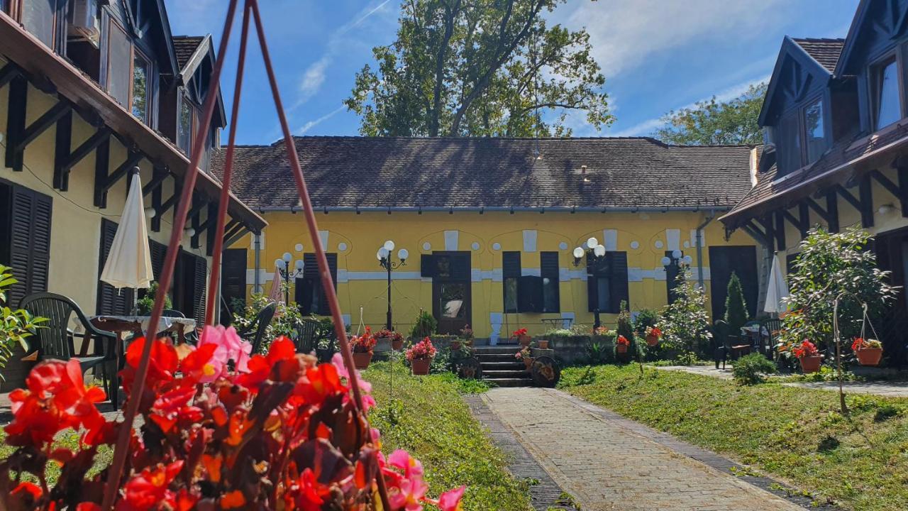Harmonia Apartmanhaz Balatonlelle Exteriör bild