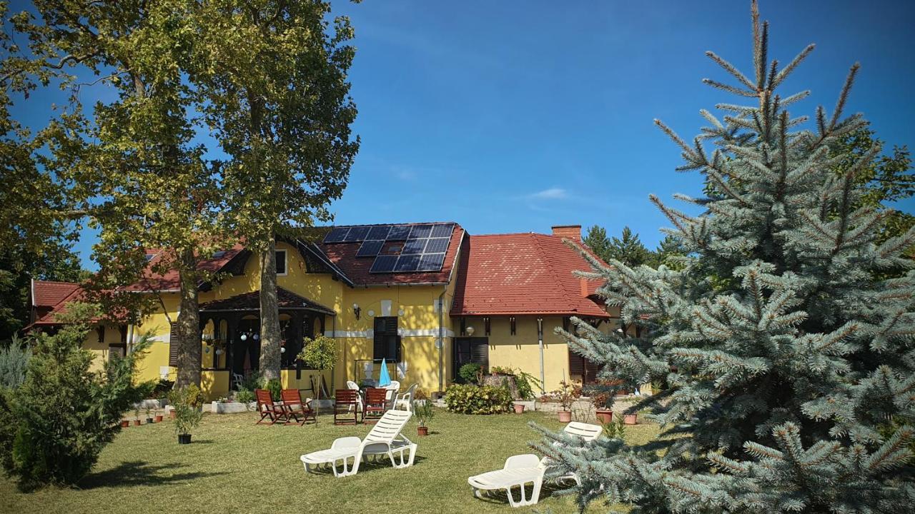 Harmonia Apartmanhaz Balatonlelle Exteriör bild