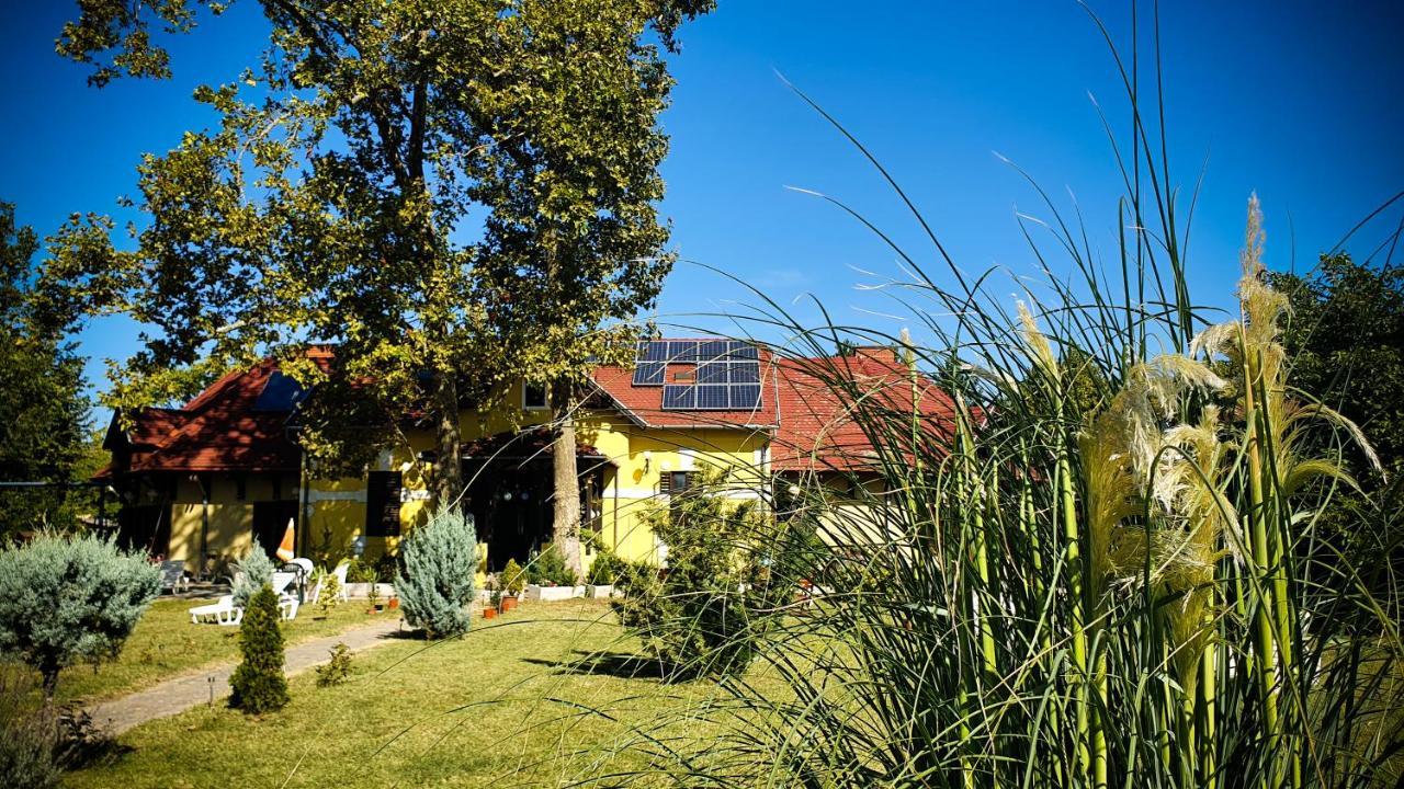 Harmonia Apartmanhaz Balatonlelle Exteriör bild