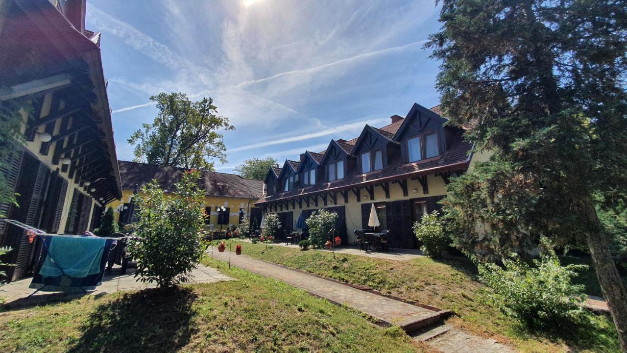 Harmonia Apartmanhaz Balatonlelle Exteriör bild