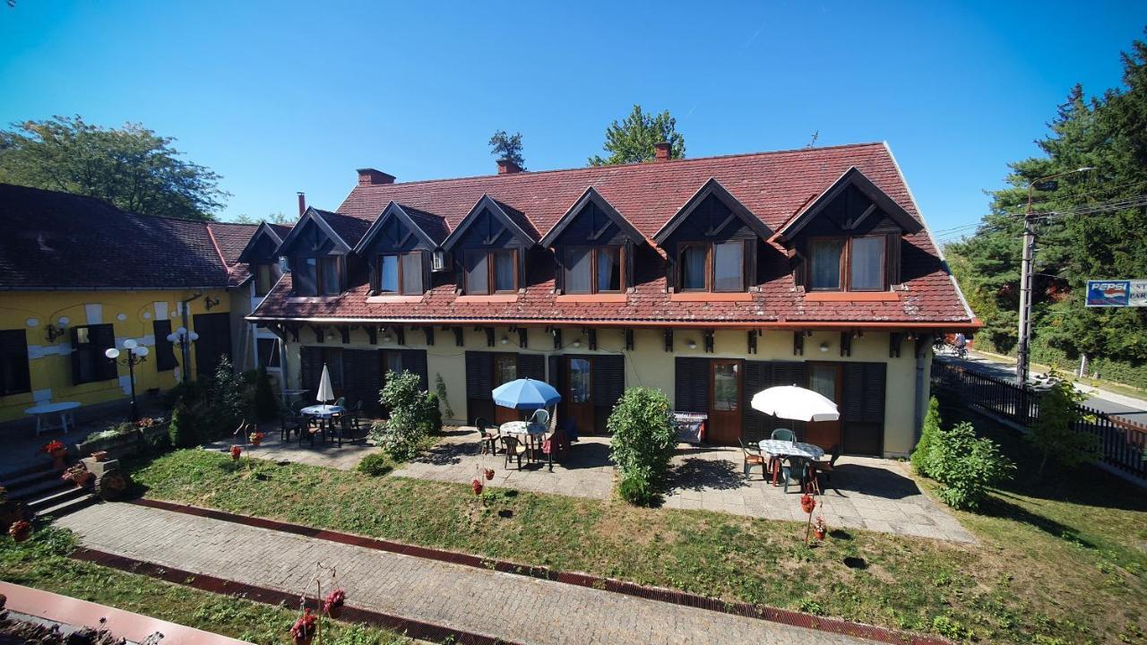 Harmonia Apartmanhaz Balatonlelle Exteriör bild