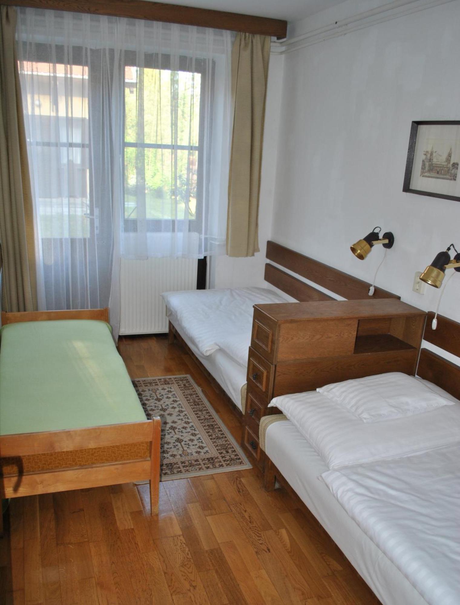 Harmonia Apartmanhaz Balatonlelle Rum bild