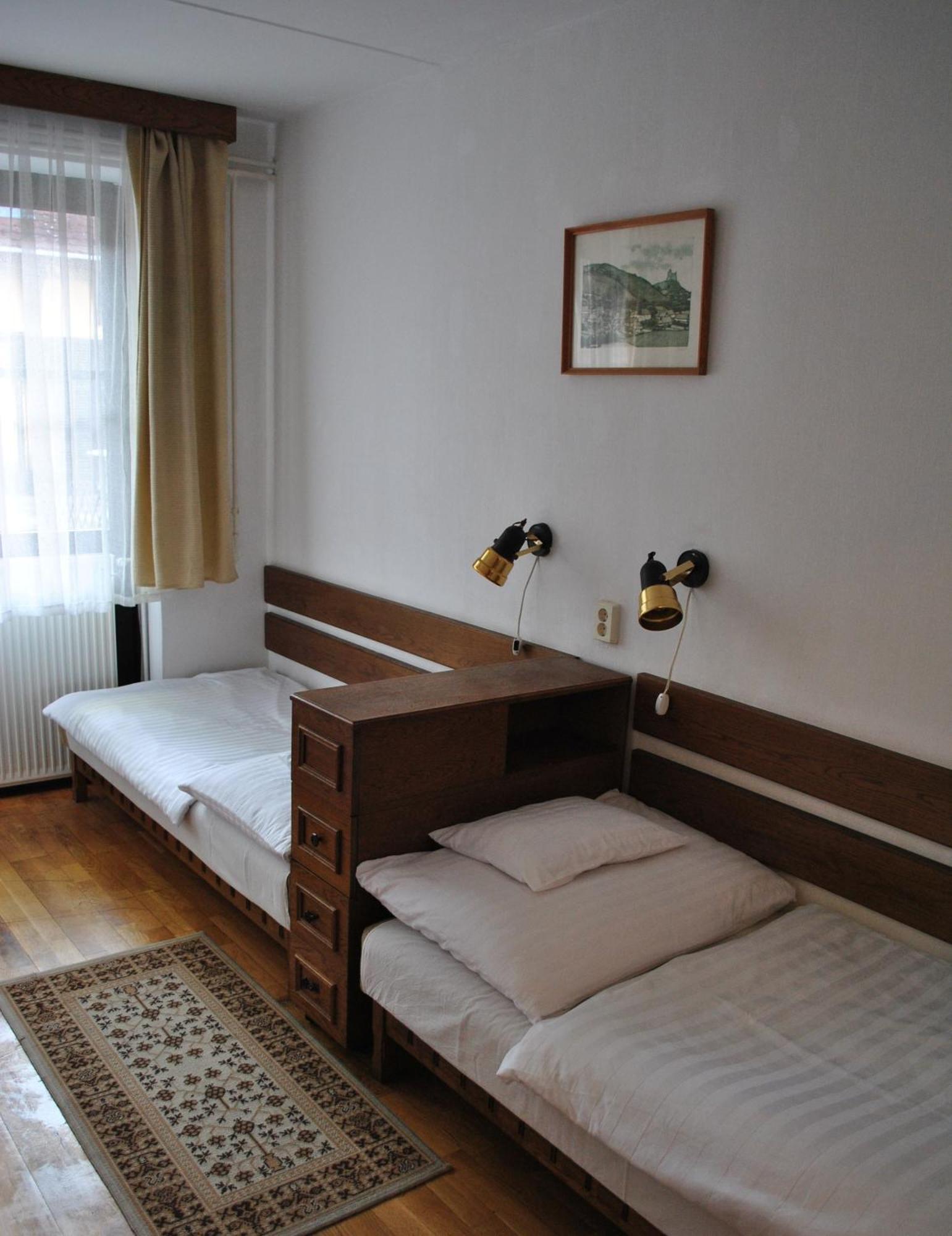 Harmonia Apartmanhaz Balatonlelle Rum bild